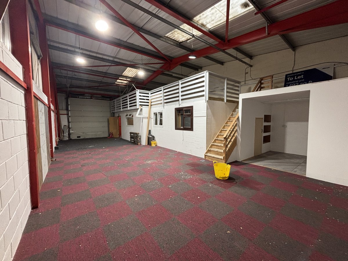 Industrial Unit in Glencairn Industrial Estate - photo 2