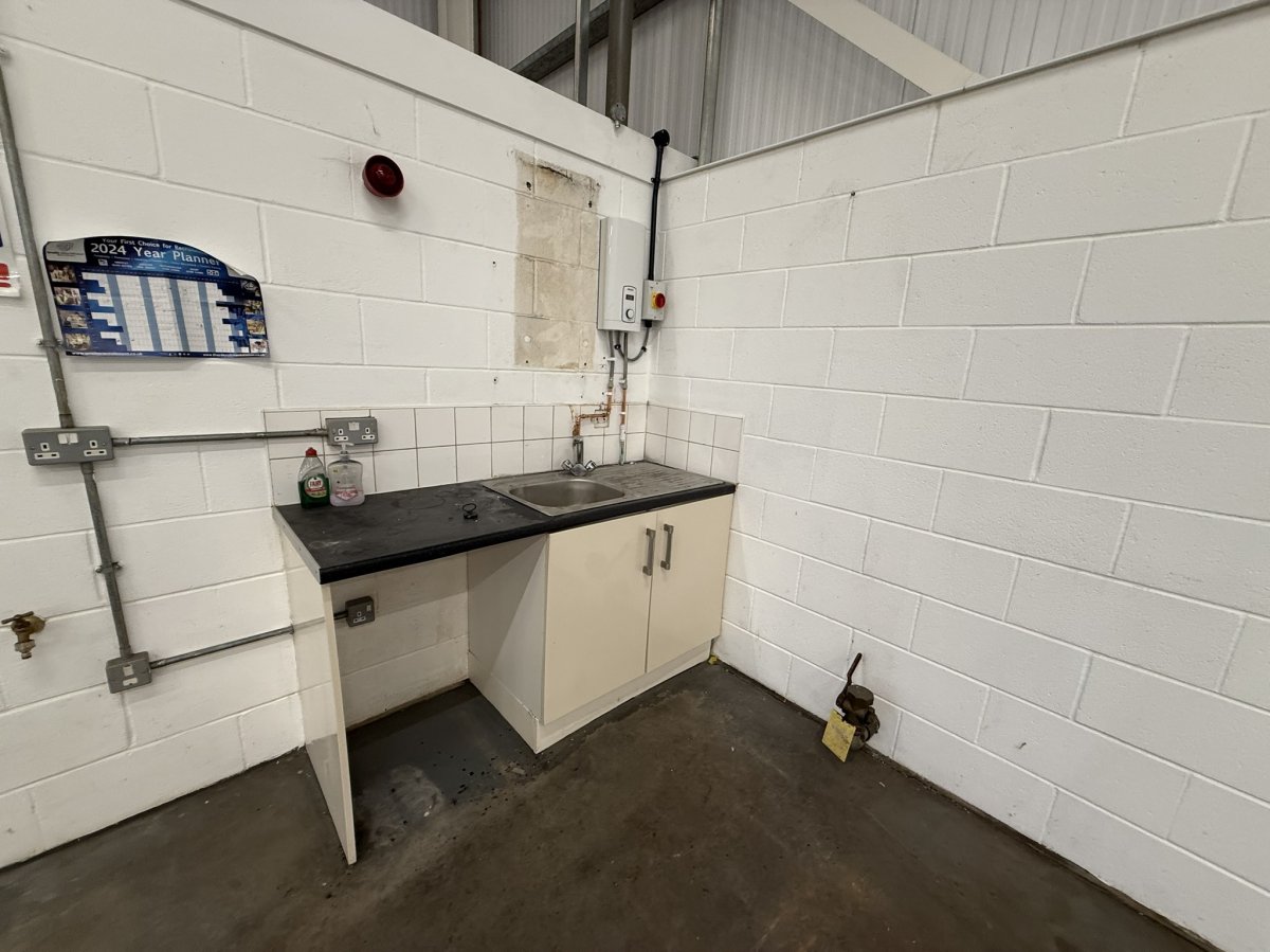 Industrial Unit in Hinckley - photo 4