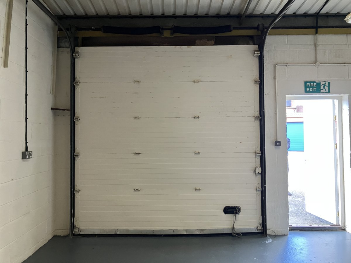 Industrial Unit in St. Johns Business Estate - photo 2