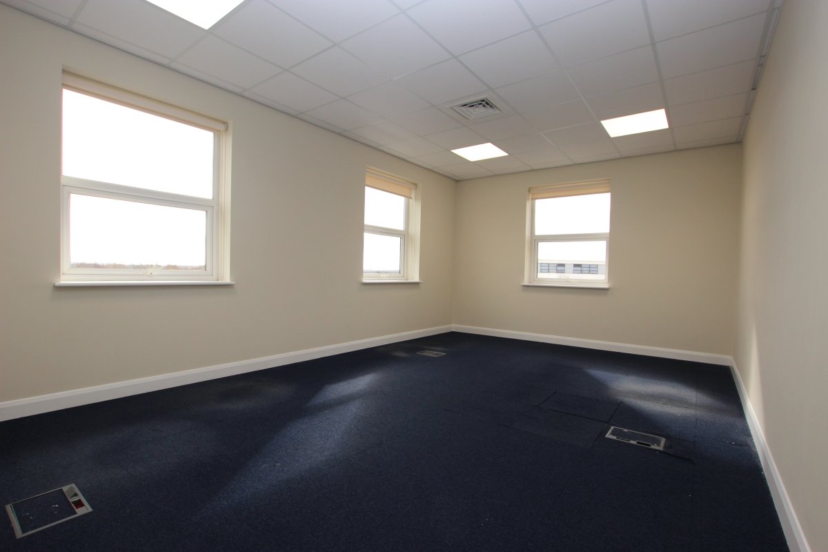 Industrial Unit in Newark-On-Trent - photo 2
