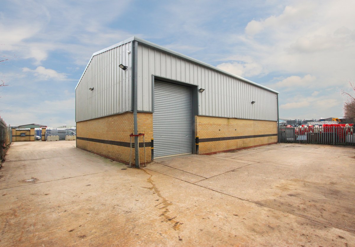 Industrial Unit in Lincoln - photo 2