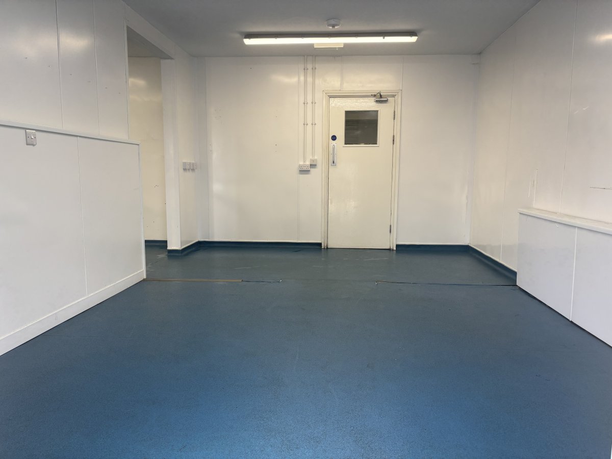 Industrial Unit in Lincoln - photo 2