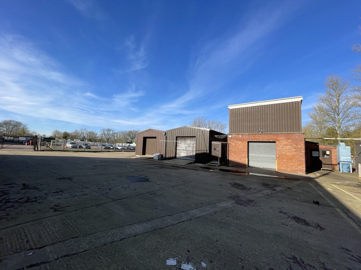 Industrial Unit in Bury St Edmunds - photo 3