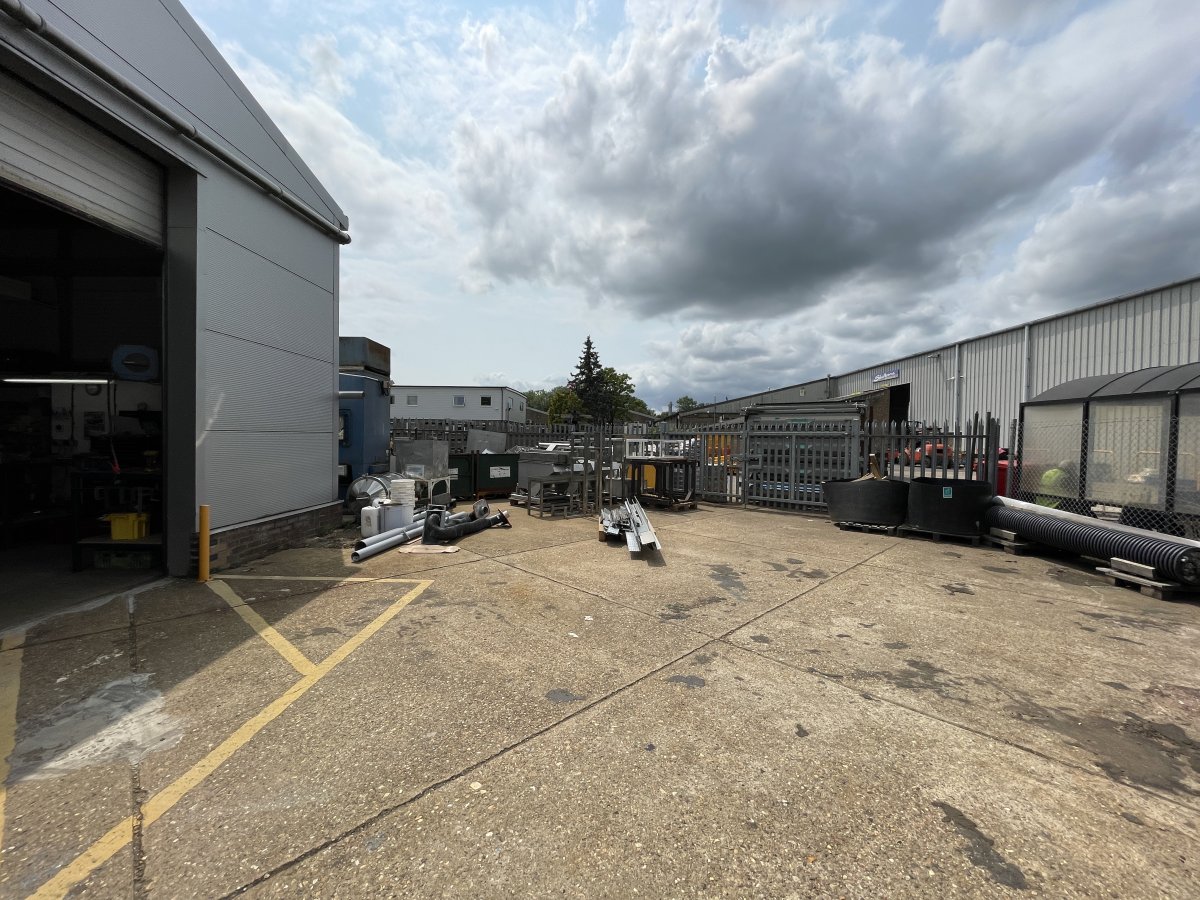 Industrial Unit in Bury St Edmunds - photo 2