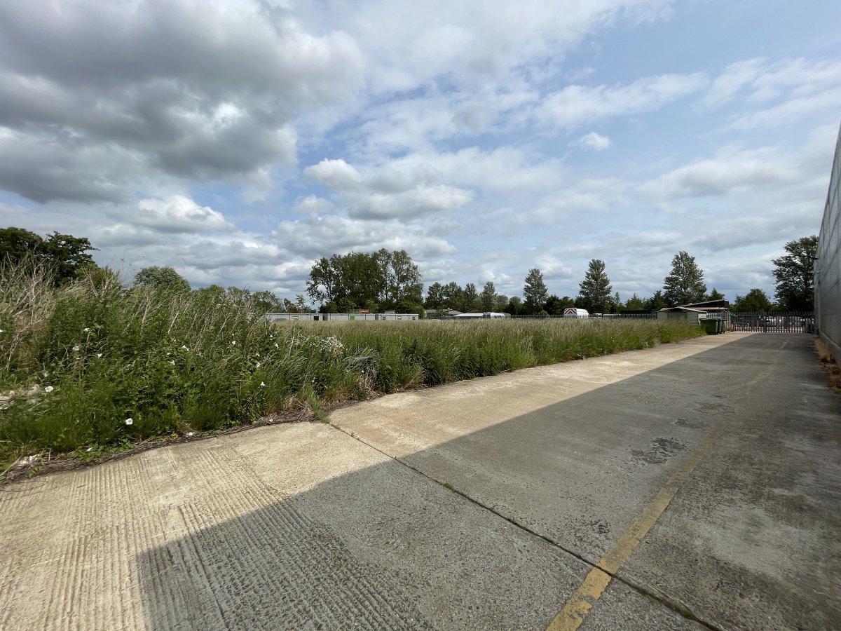 Industrial Unit in Bury St Edmunds - photo 3