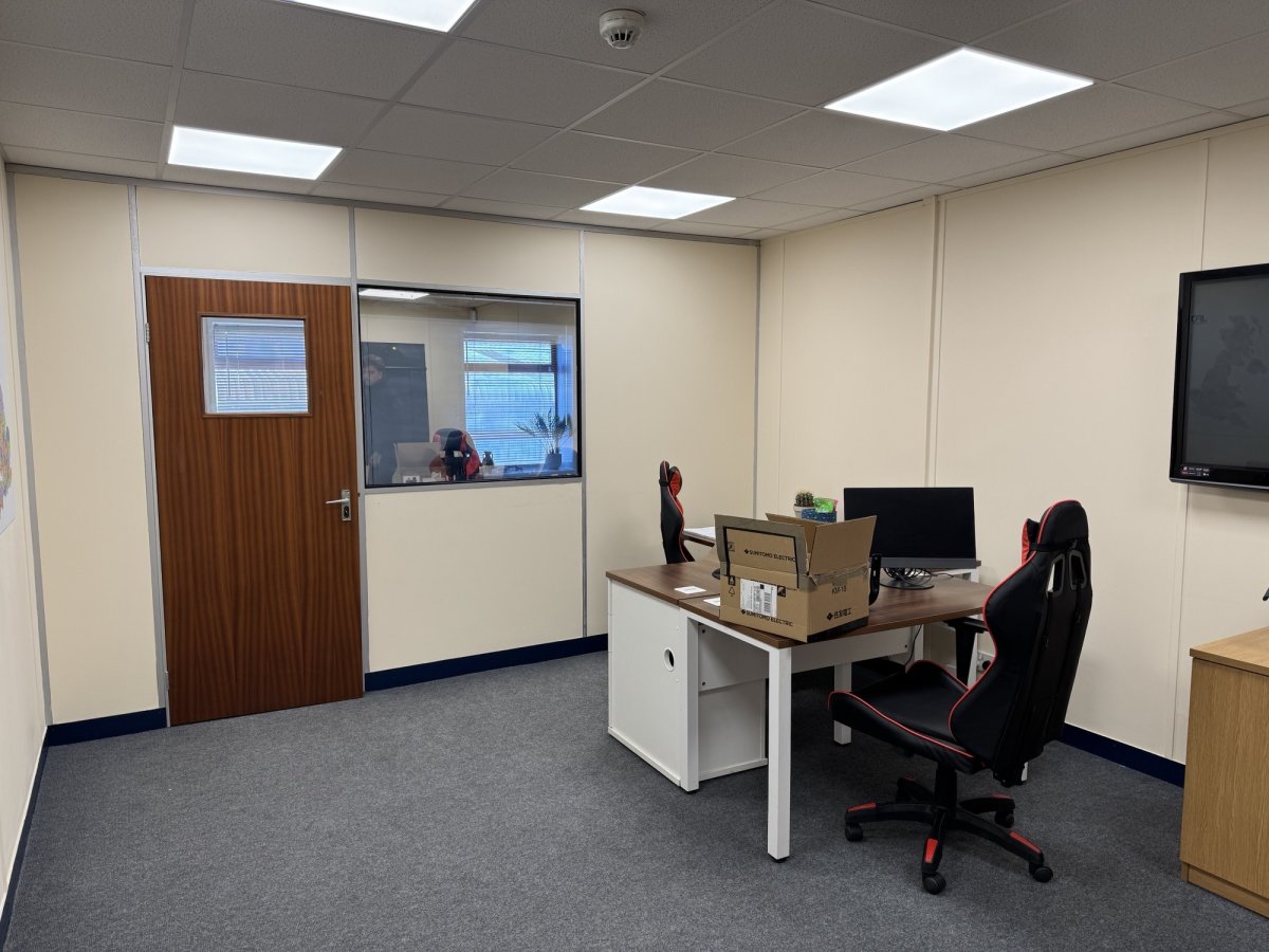 Industrial Unit in Peterborough - photo 2