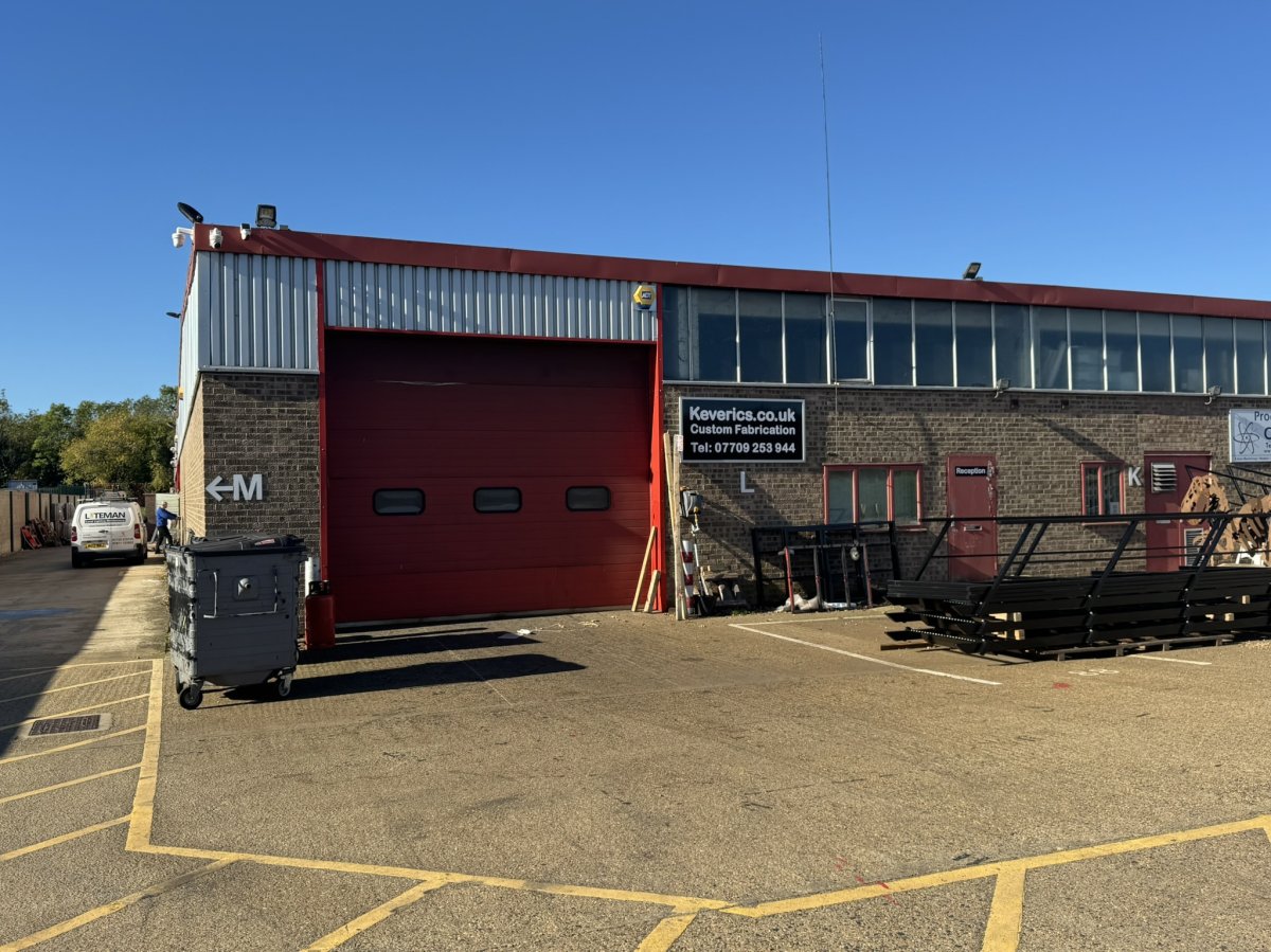 Industrial Unit in Bretton - photo 3
