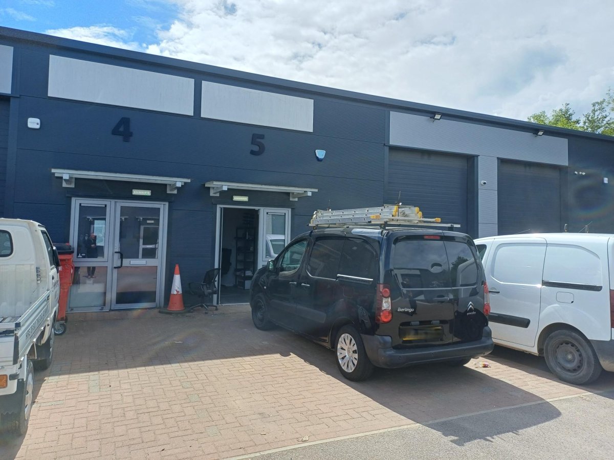 Industrial Unit in Yaxley - photo 2