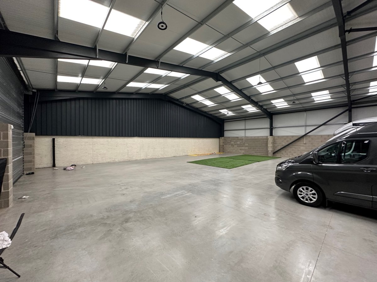 Industrial Unit in Bradford - photo 3