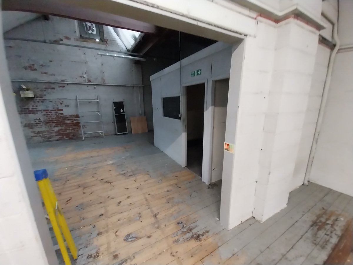 Industrial Unit in Dewsbury - photo 4