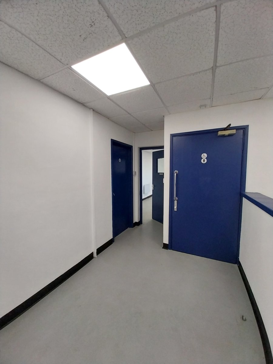 Industrial Unit in Bradford - photo 4