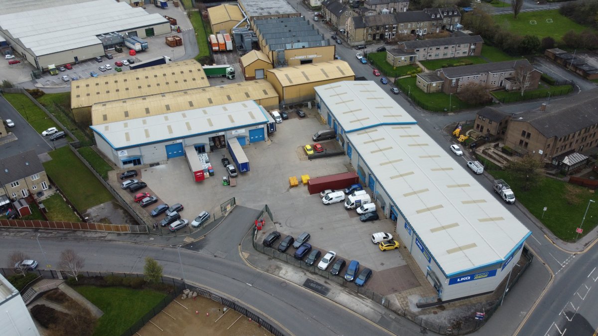 Industrial Unit in Bradford - photo 3