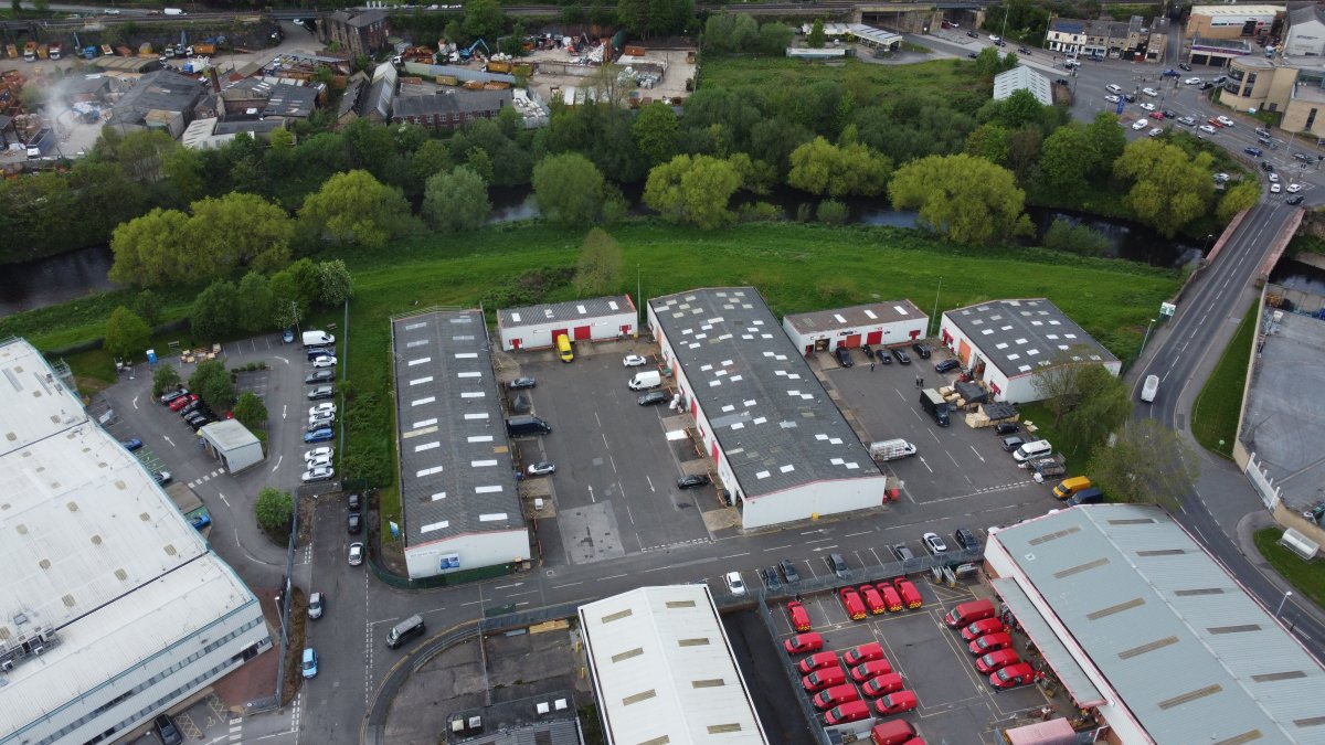 Industrial Unit in Dewsbury - photo 2