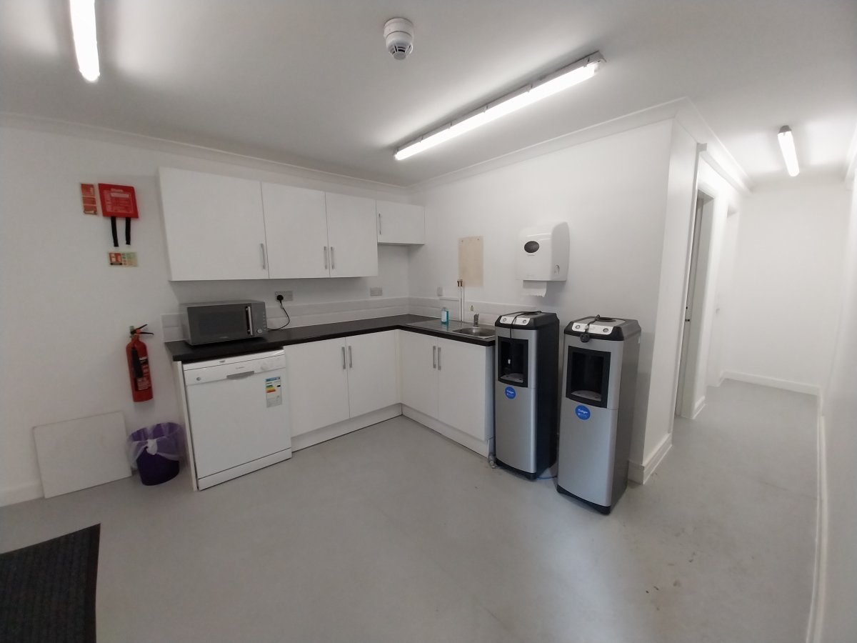 Industrial Unit in Bradford - photo 4