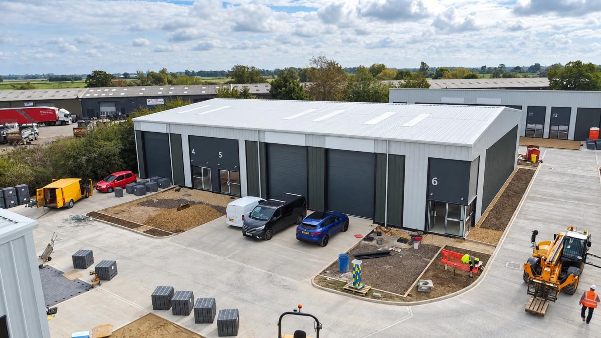 Industrial Unit in St Ives (Cambs) - photo 2