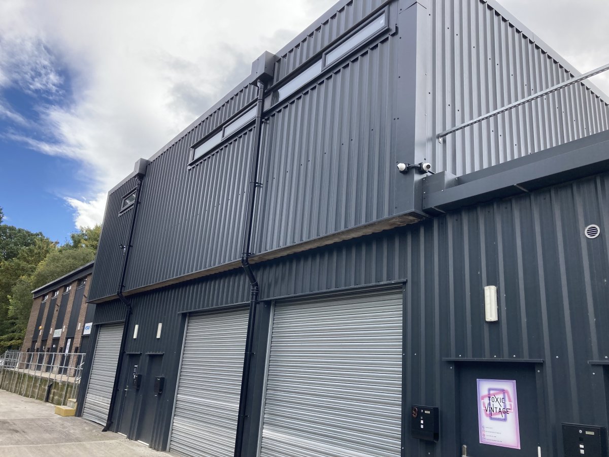 Industrial Unit in Sheffield - photo 3