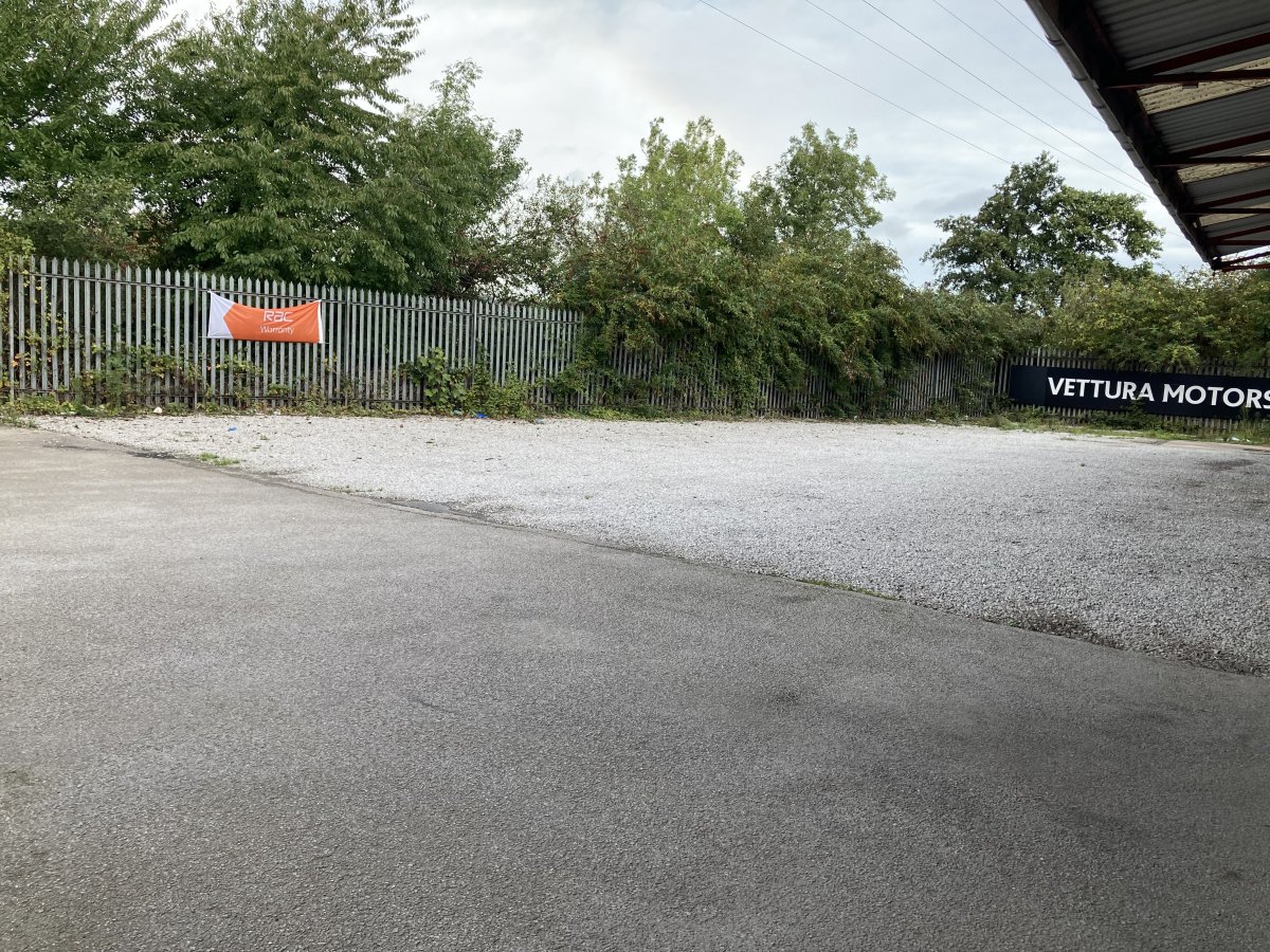 Industrial Unit in Sheffield - photo 3