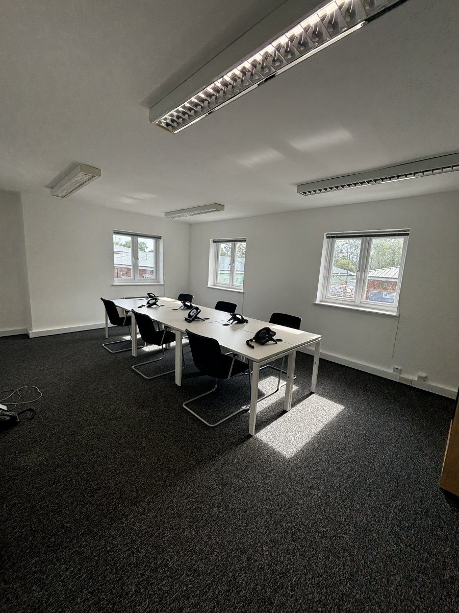 Industrial Unit in Romsey - photo 2