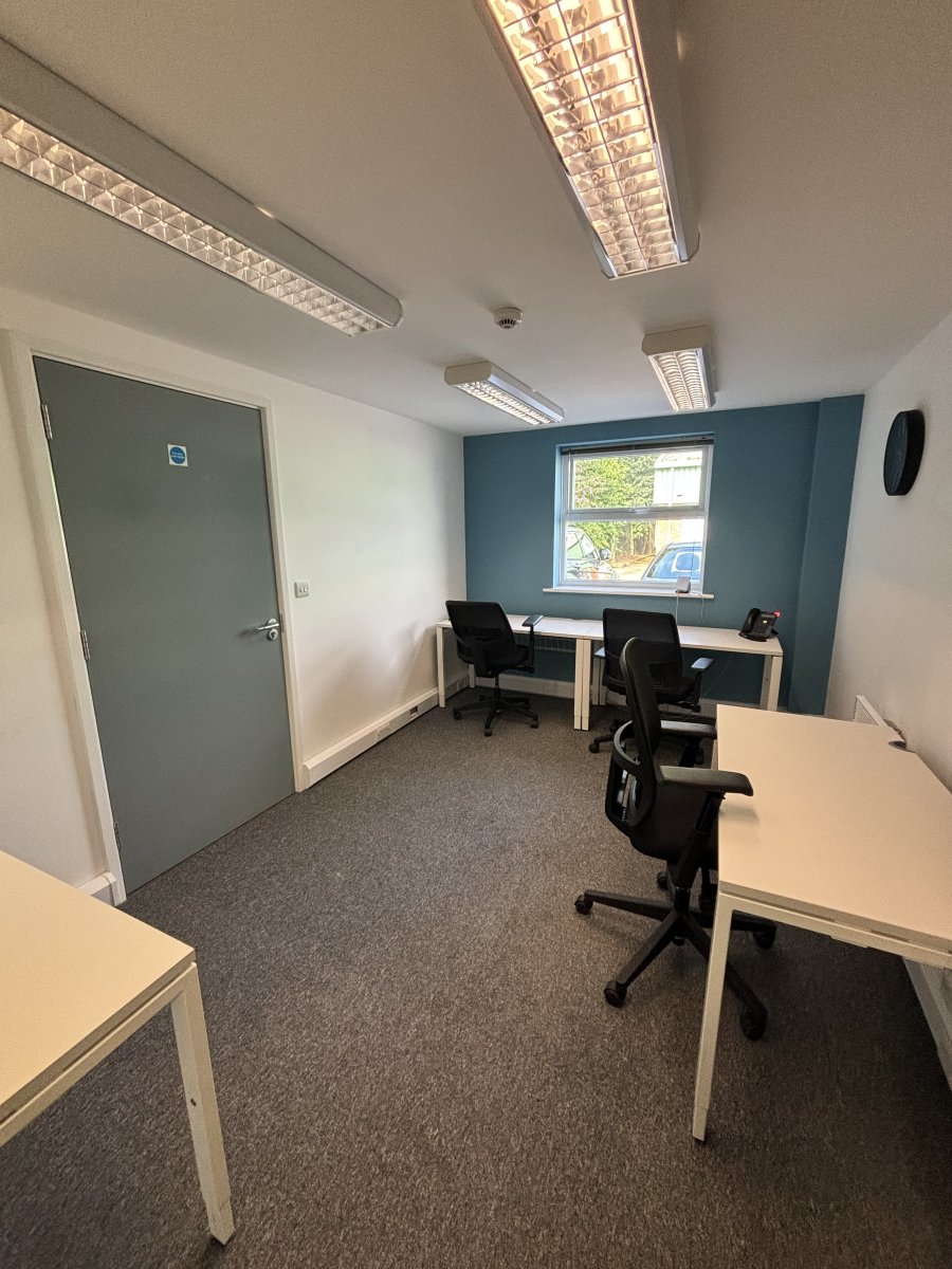 Industrial Unit in Romsey - photo 3
