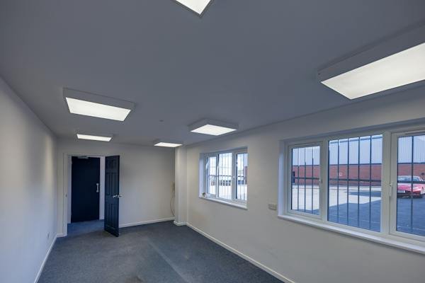 Industrial Unit in Birmingham - photo 2