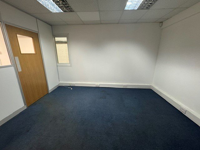 Industrial Unit in Burton On Trent - photo 2