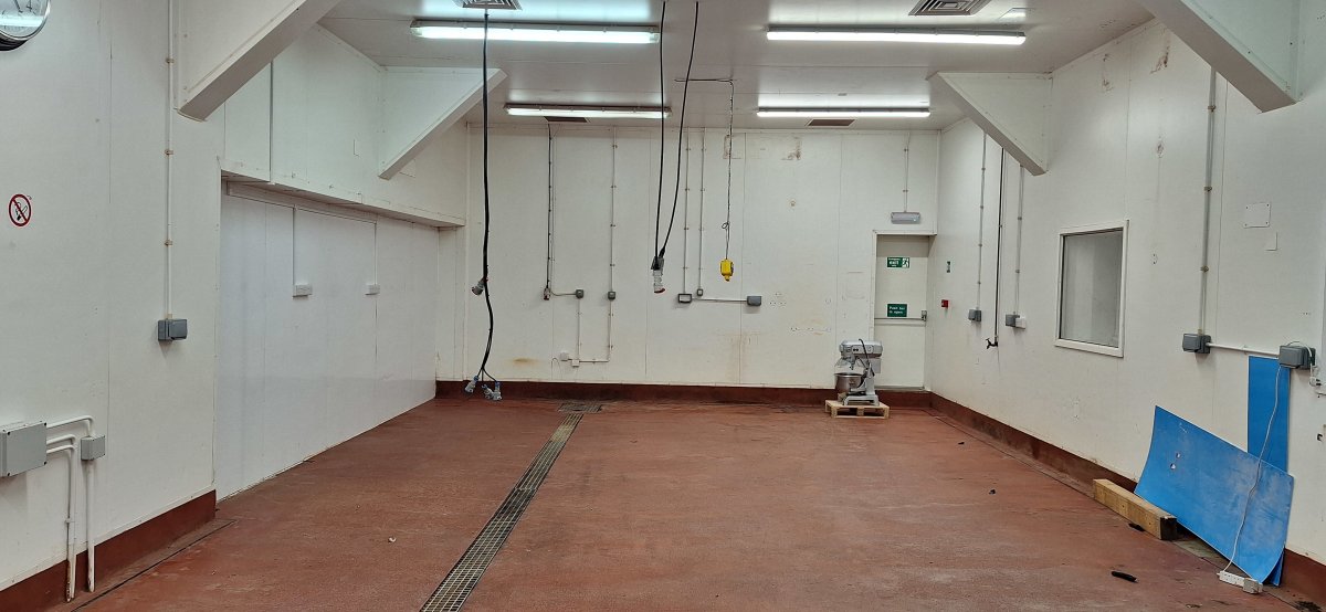 Industrial Unit in West Grinstead - photo 3
