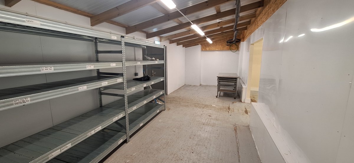 Industrial Unit in West Grinstead - photo 4