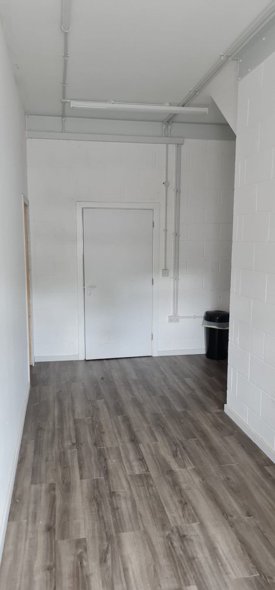 Industrial Unit in Howards Nursery - photo 3