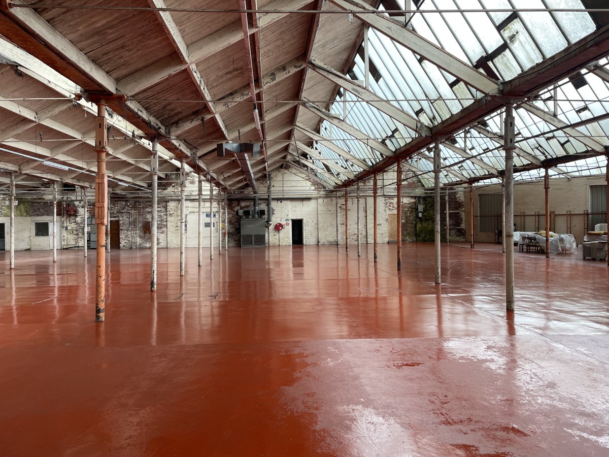 Industrial Unit in Huddersfield - photo 3