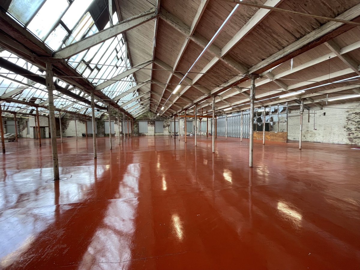 Industrial Unit in Huddersfield - photo 4
