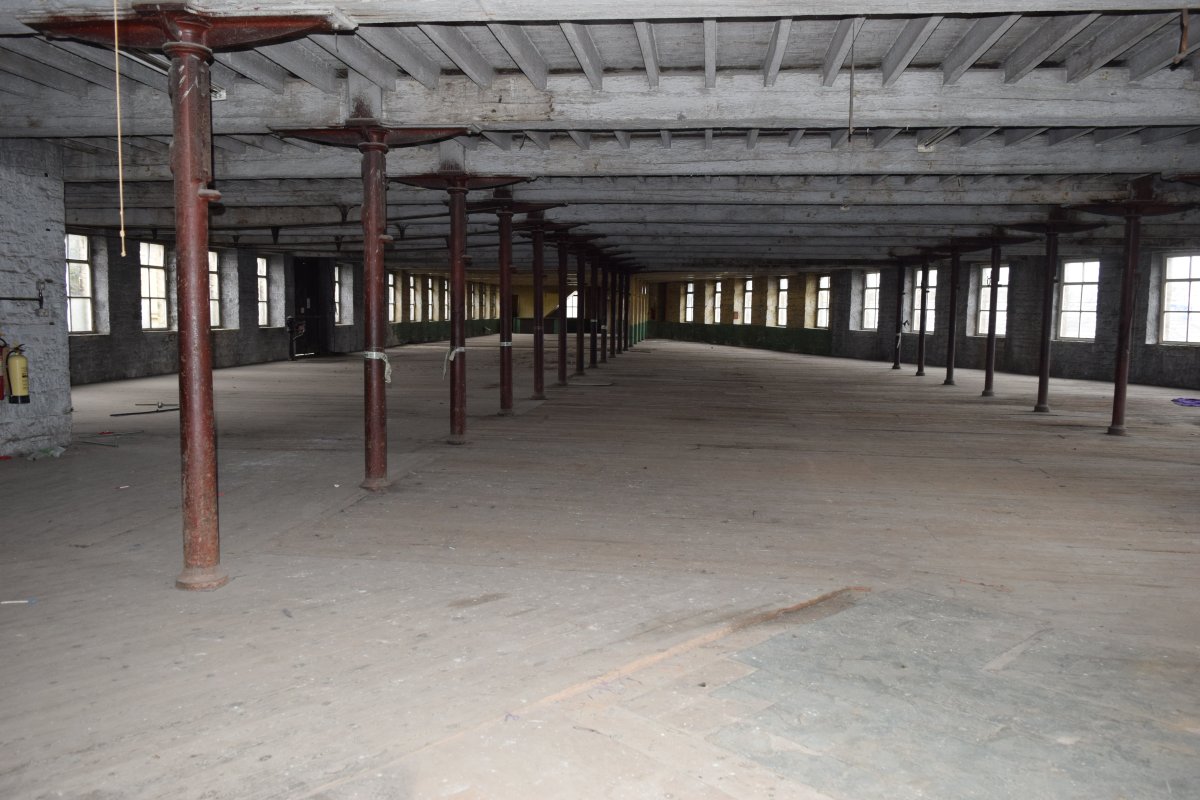 Industrial Unit in Halifax - photo 3