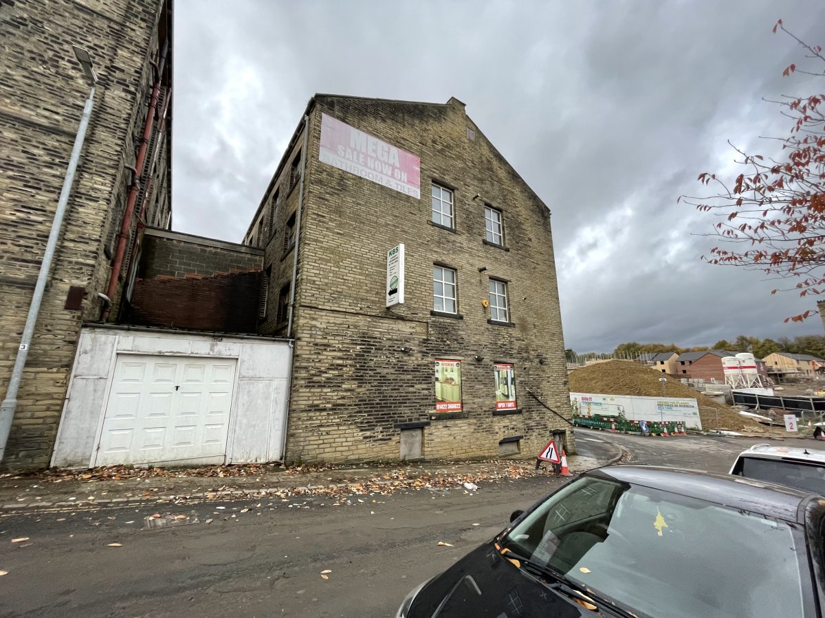 Industrial Unit in Halifax - photo 3