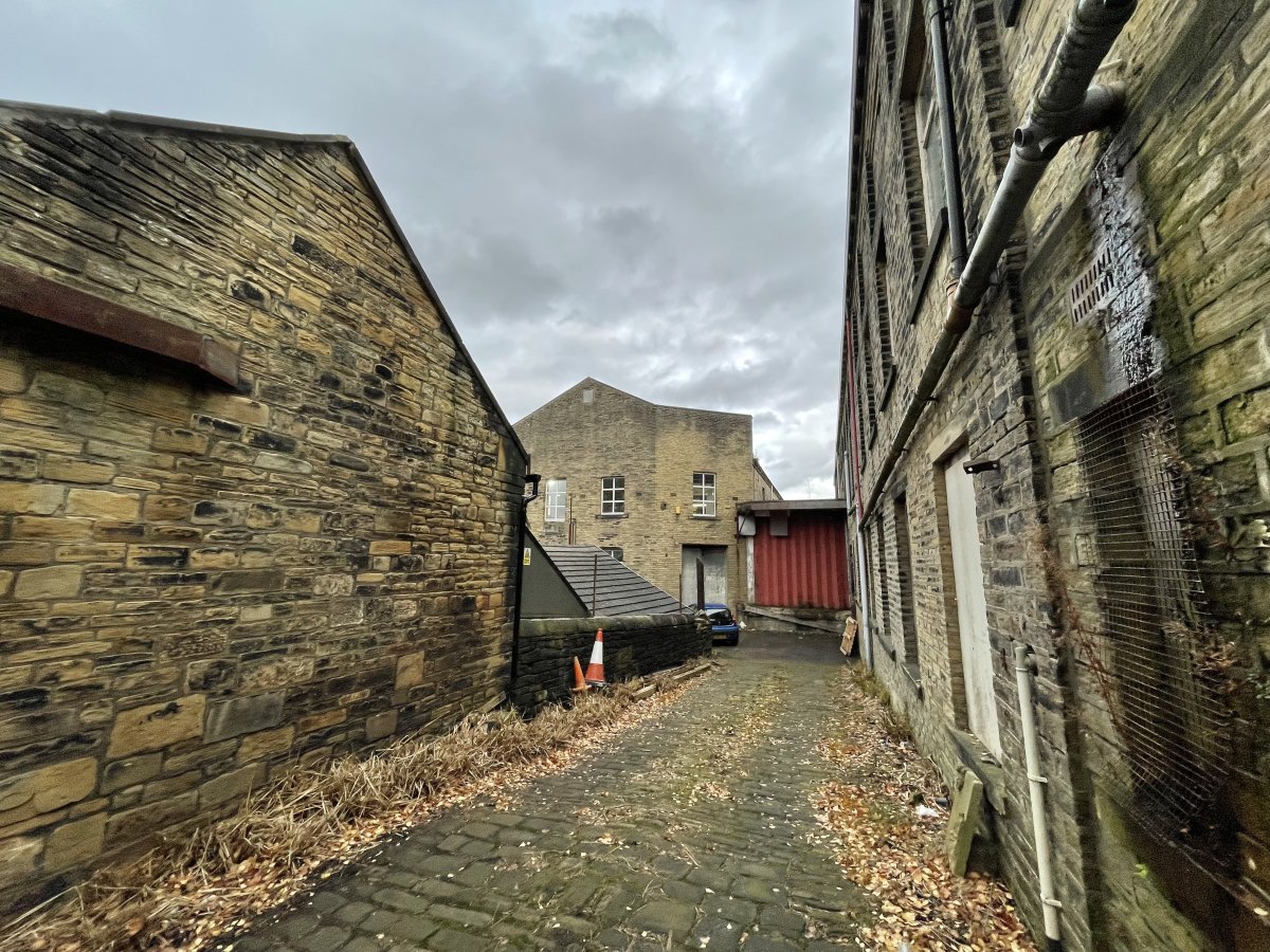 Industrial Unit in Halifax - photo 4