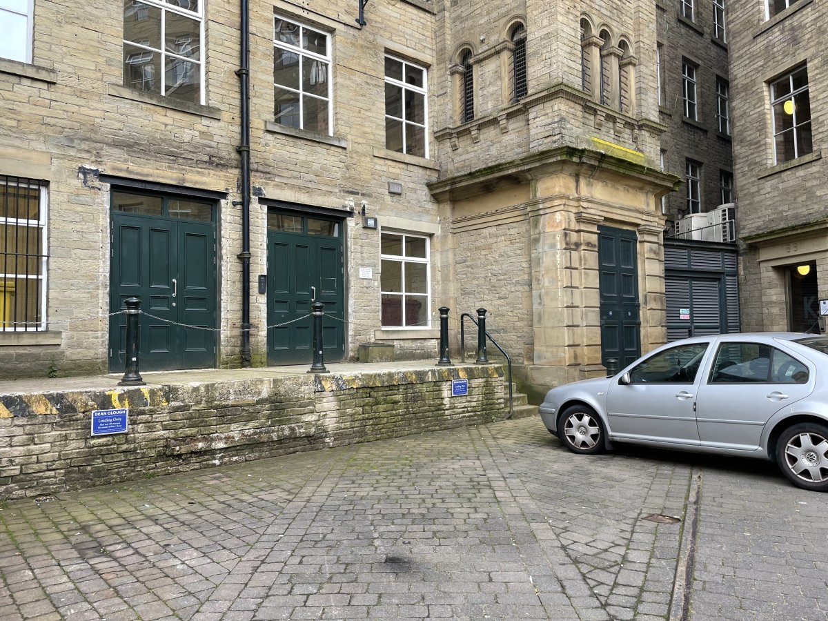 Industrial Unit in Halifax - photo 2