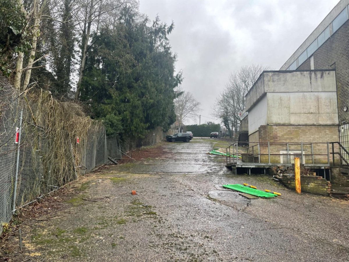 Industrial Unit in Basingstoke - photo 4
