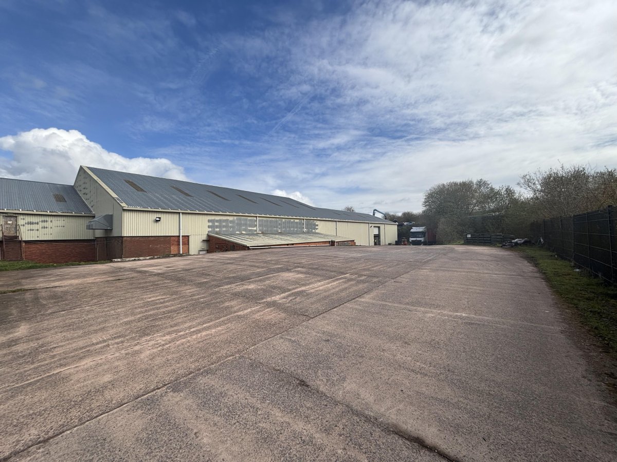 Industrial Unit in Poole - photo 4