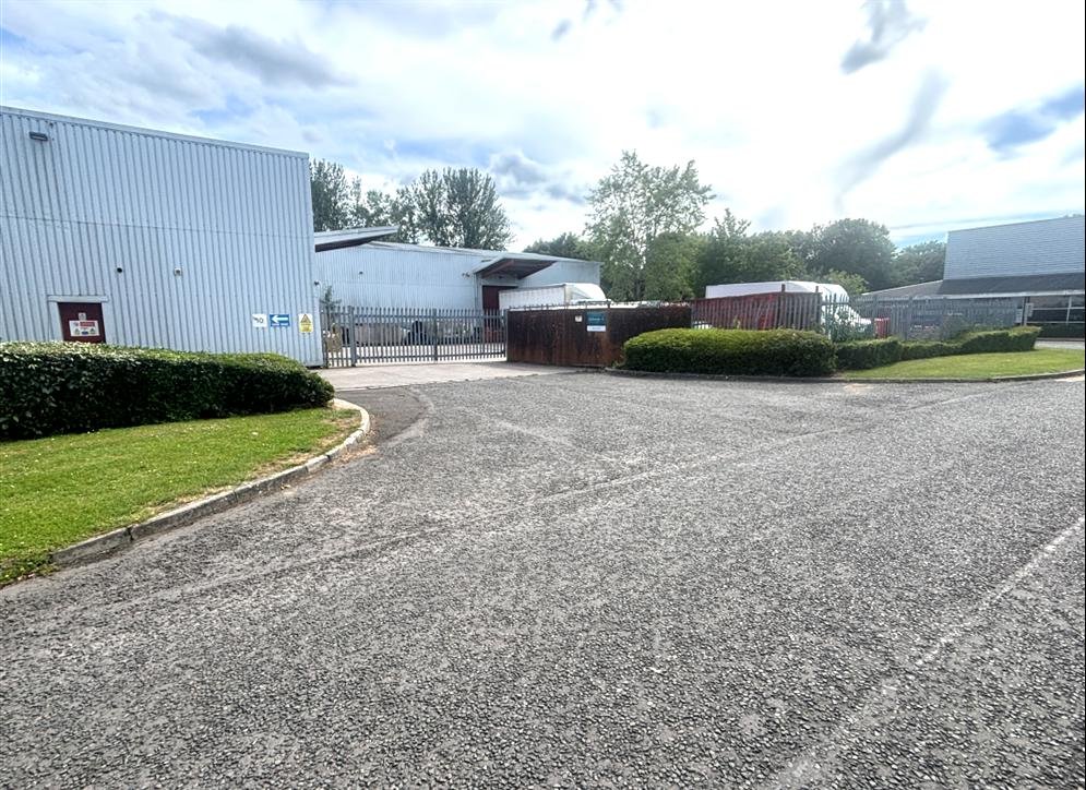 Industrial Unit in Trowbridge - photo 2