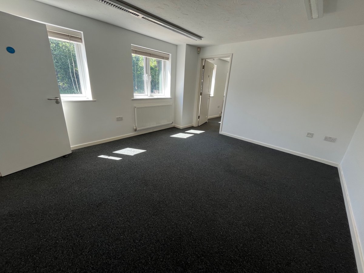 Industrial Unit in Colchester - photo 3