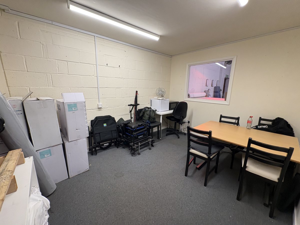 Industrial Unit in Quarry Hill Industrial Estate - photo 4