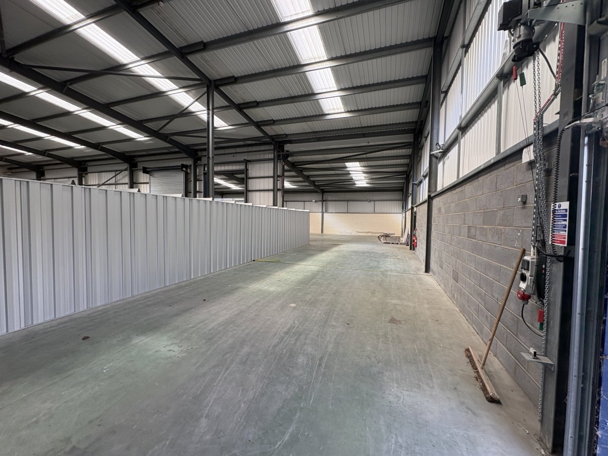 Industrial Unit in Lincoln - photo 2