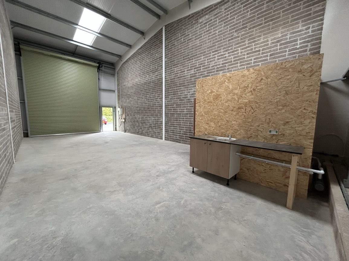 Industrial Unit in South Brent - photo 2