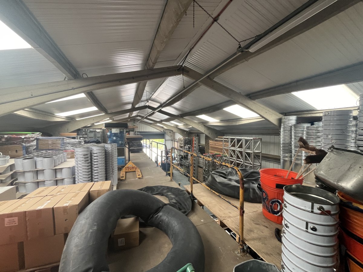 Industrial Unit in Haywards Heath - photo 4