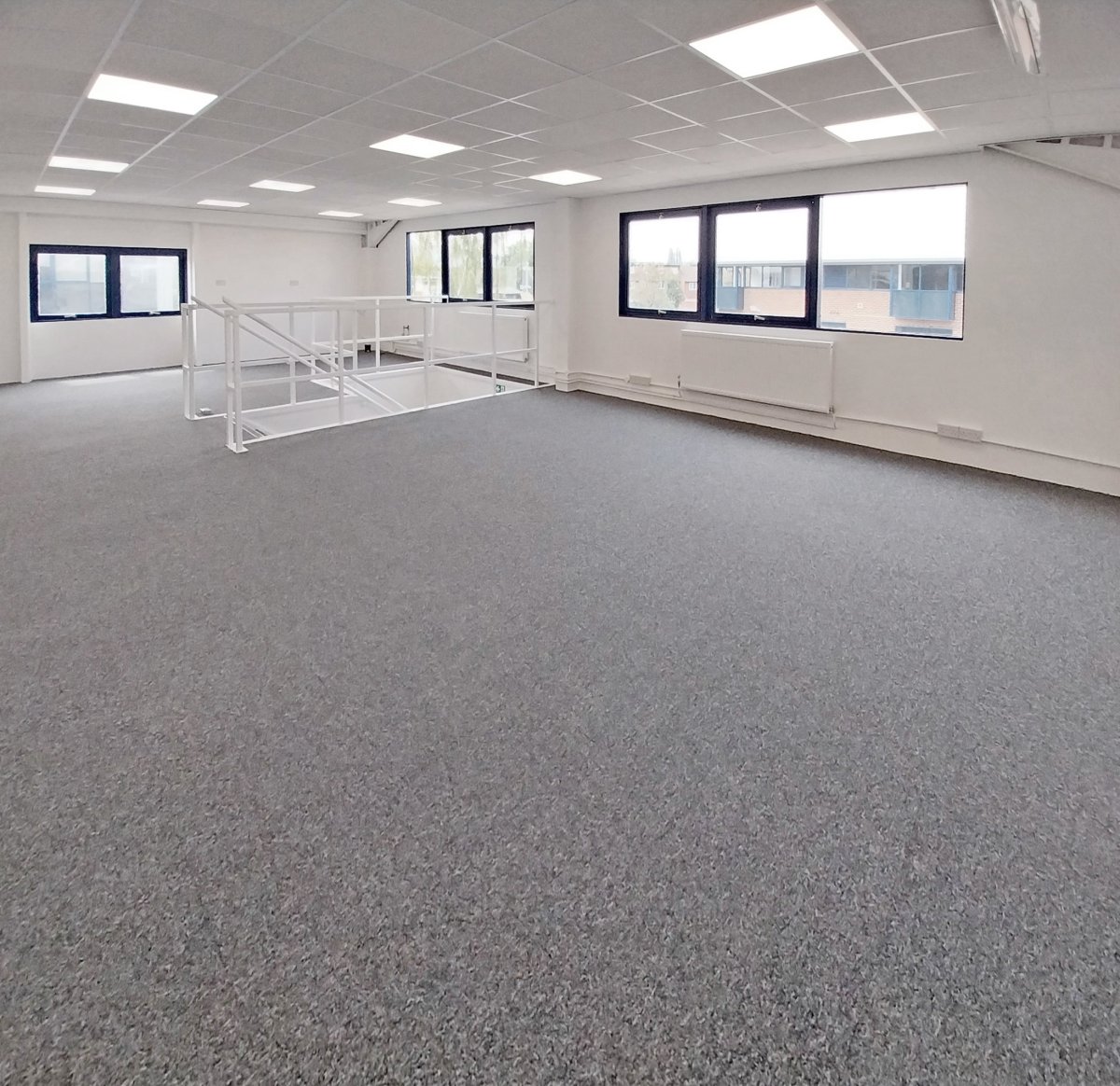 Industrial Unit in Mitcham - photo 4