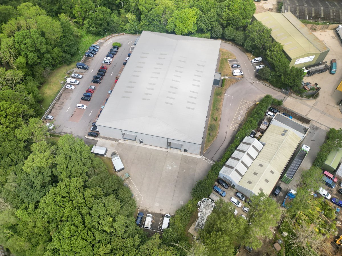 Industrial Unit in St Leonards - photo 2