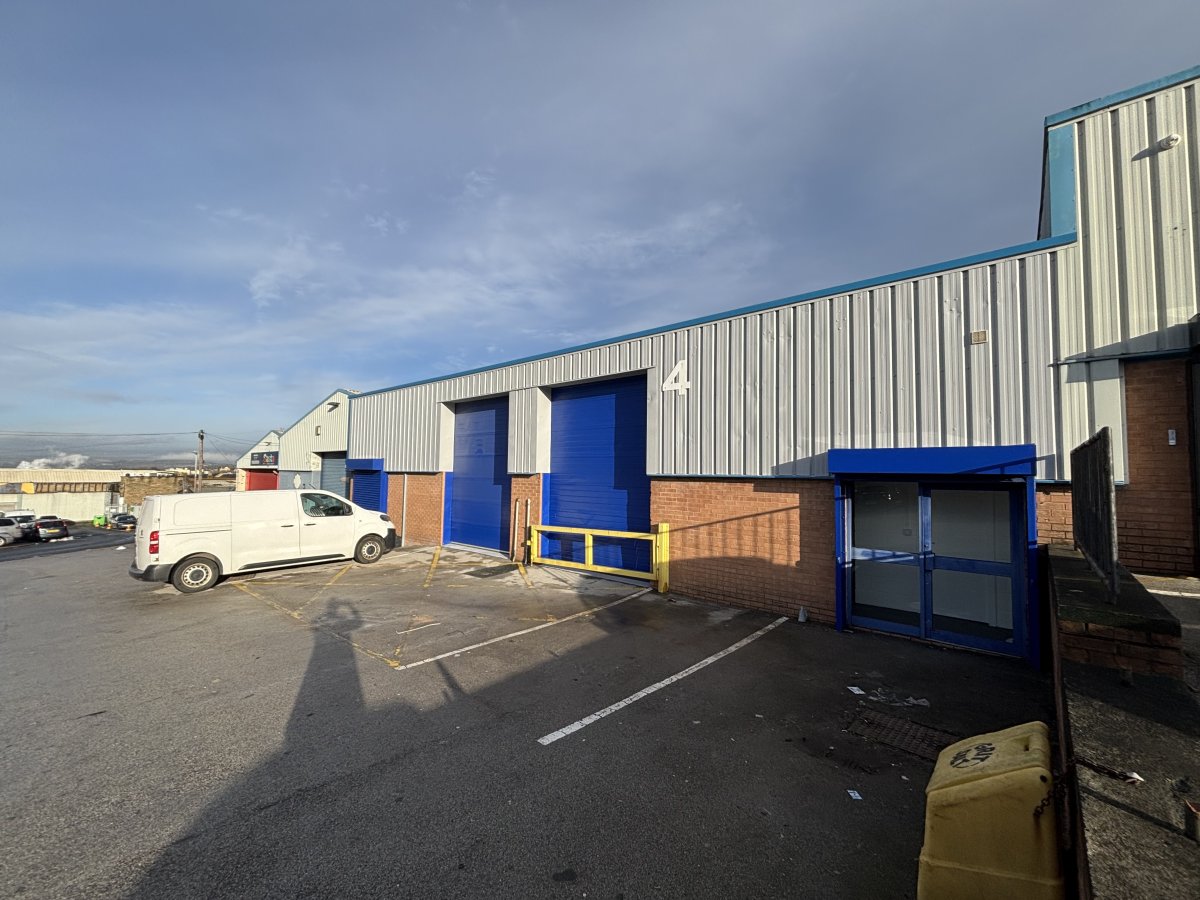 Industrial Unit in Bradford - photo 2