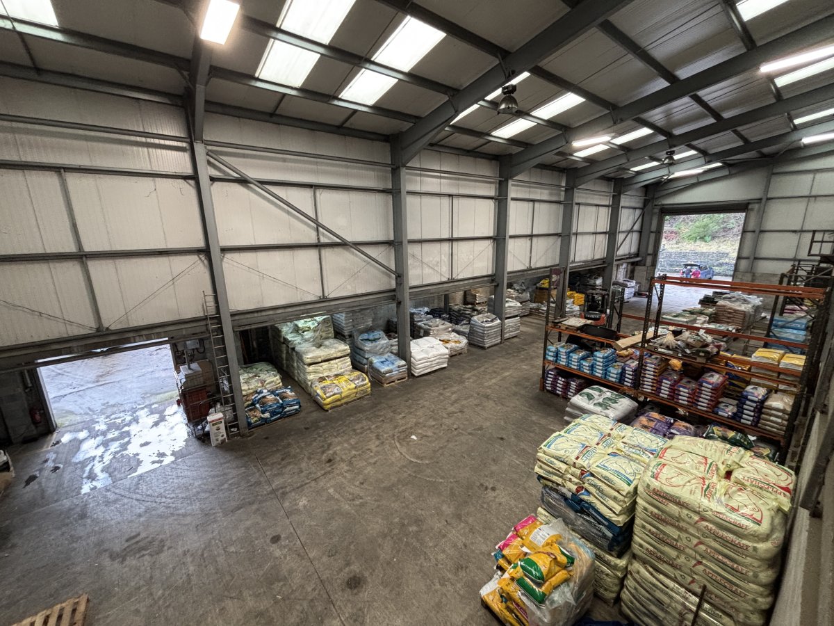 Industrial Unit in Todmorden - photo 2