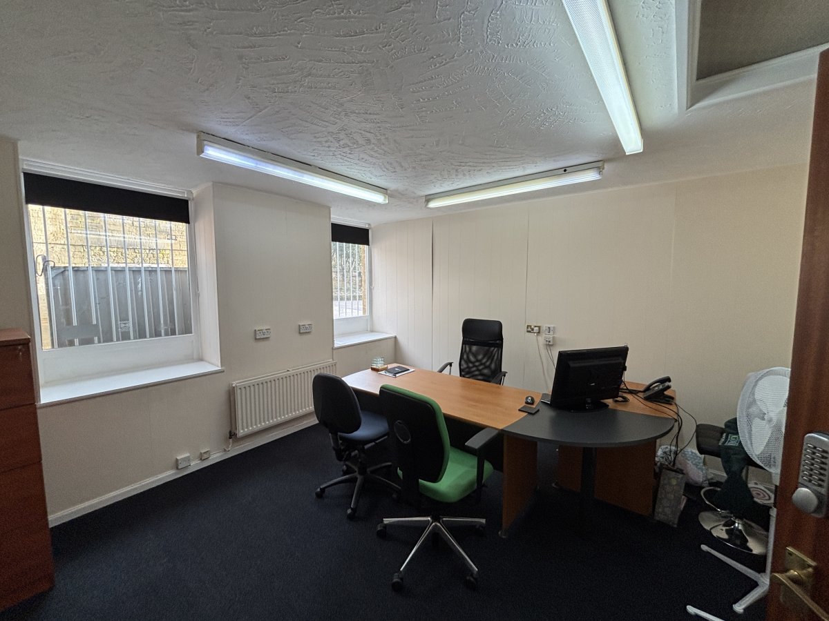 Industrial Unit in Halifax - photo 4