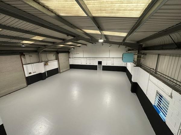 Industrial Unit in Bromsgrove - photo 2