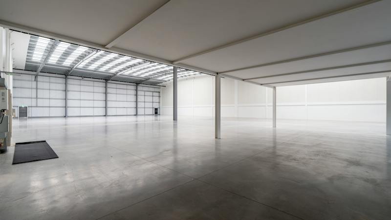 Industrial Unit in Basingstoke - photo 3