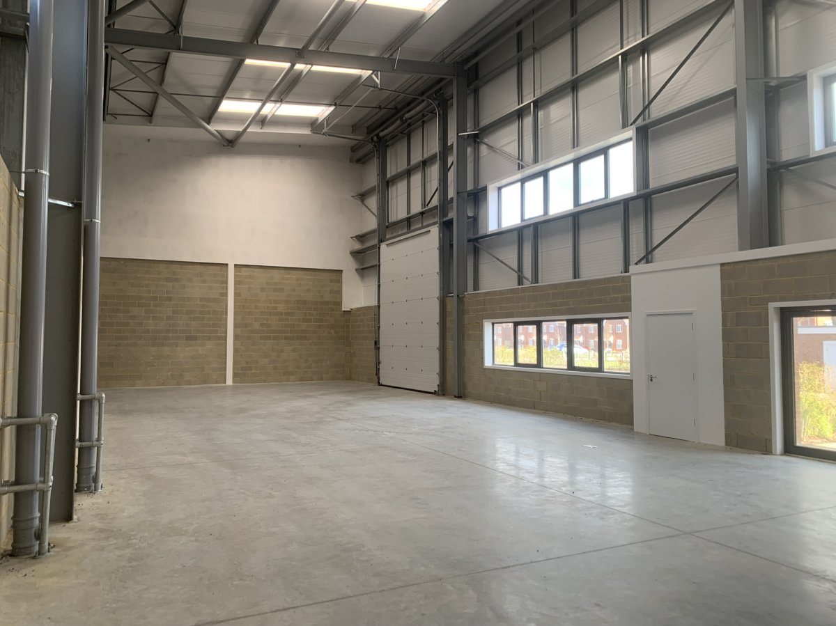 Industrial Unit in Crawley - photo 2